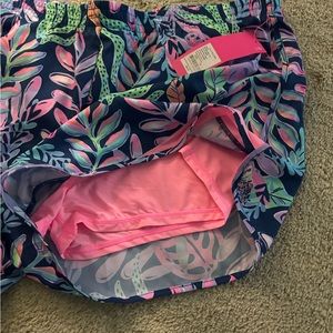 Lilly Pulitzer - XL athletic shorts